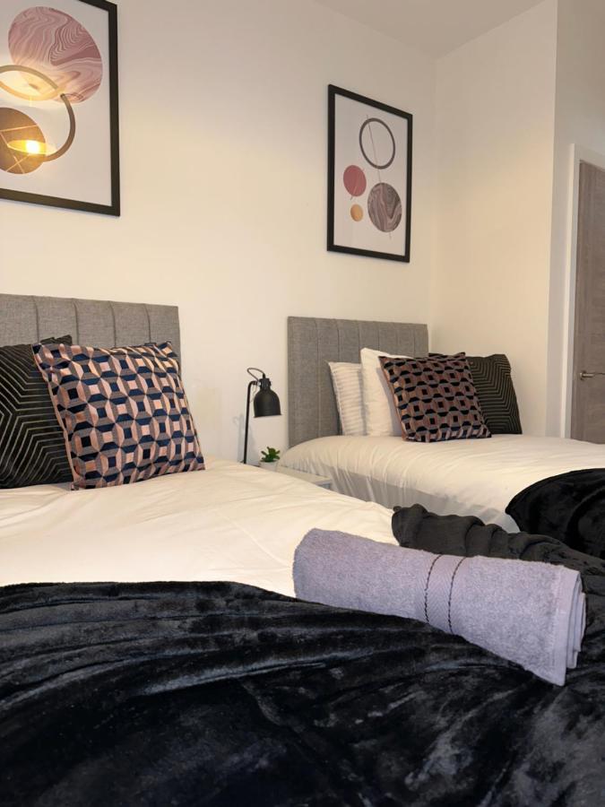 Sleek & Stylish Apartment By Dh Aparthotels Peterborough Exterior foto